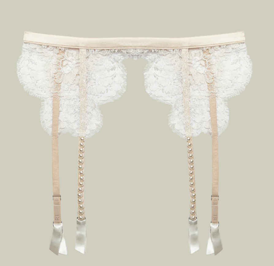 Cream Feathers of a Swan Suspender Belt